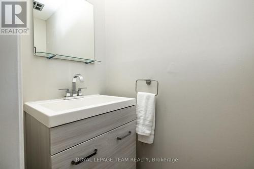 powder room - 28 - 28 Peary Way, Ottawa, ON - Indoor Photo Showing Bathroom