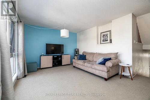 living room - 28 - 28 Peary Way, Ottawa, ON - Indoor Photo Showing Living Room