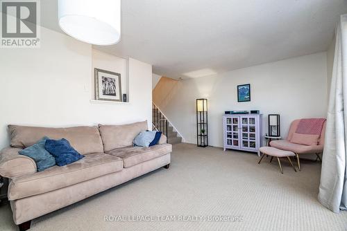 living room - 28 - 28 Peary Way, Ottawa, ON - Indoor Photo Showing Living Room