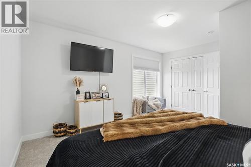 421 L Avenue S, Saskatoon, SK - Indoor Photo Showing Bedroom