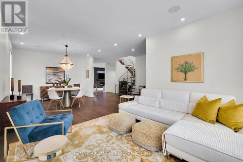 1976 Lenester Avenue, Ottawa, ON - Indoor Photo Showing Living Room