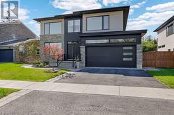 1976 LENESTER AVENUE  Ottawa, ON K2A 1J9