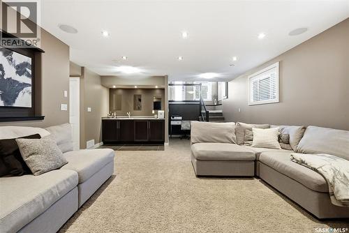 4127 Cumberland Road E, Regina, SK - Indoor Photo Showing Living Room