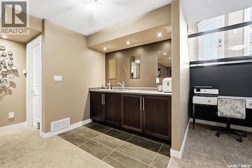 4127 Cumberland Road E, Regina, SK - Indoor