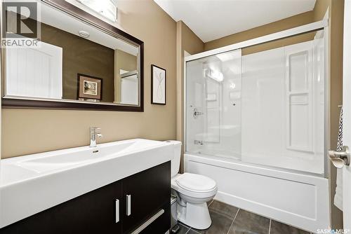 4127 Cumberland Road E, Regina, SK - Indoor Photo Showing Bathroom
