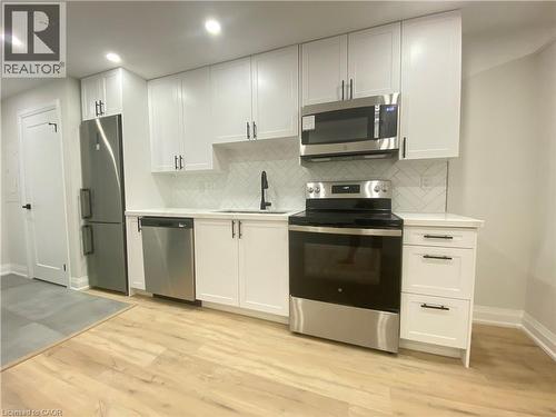 588 Barton Street E Unit# 10, Hamilton, ON - Indoor Photo Showing Kitchen