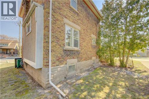 40 Union Street E, Waterloo, ON - Outdoor