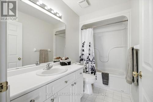 Full Bathroom 2nd floor - 779 North Leaksdale Circle, London South (South U), ON - Indoor Photo Showing Bathroom