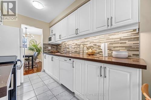 76 Bowman Way, Markham, ON - Indoor Photo Showing Kitchen