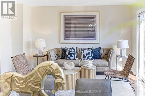 76 Bowman Way, Markham, ON - Indoor Photo Showing Living Room