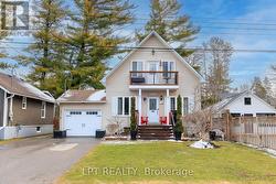 11 HARDWOOD DRIVE Georgina, ON L0E 1L0