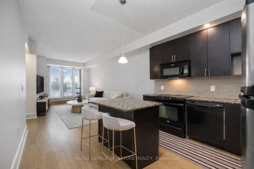 403-181 Wynford Drive, Toronto, ON - Indoor Photo Showing Kitchen With Upgraded Kitchen