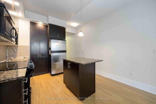 403-181 Wynford Drive, Toronto, ON - Indoor Photo Showing Kitchen