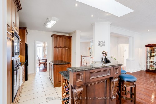 17 Mcnutt Street, Brampton, ON - Indoor Photo Showing Kitchen