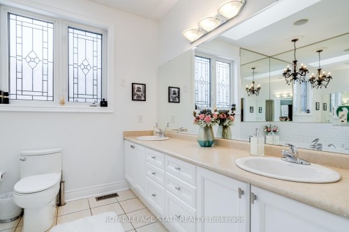 17 Mcnutt Street, Brampton, ON - Indoor Photo Showing Bathroom