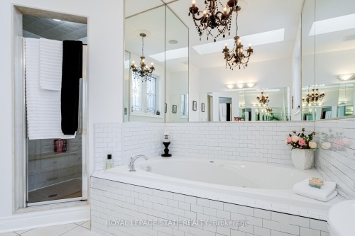 17 Mcnutt Street, Brampton, ON - Indoor Photo Showing Bathroom