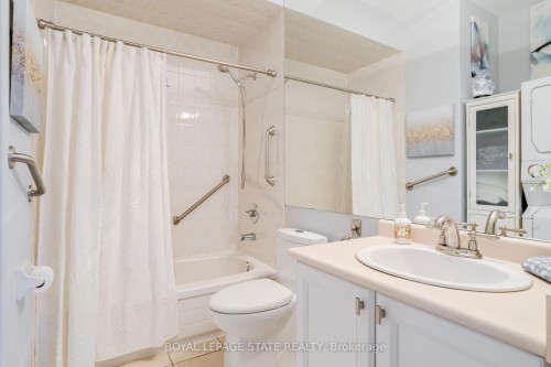 17 Mcnutt Street, Brampton, ON - Indoor Photo Showing Bathroom