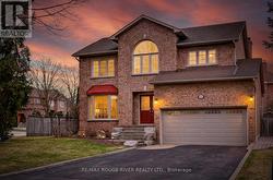 60 EMMETT PLACE Whitby, ON L1R 2B4