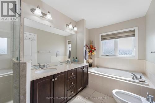 45 Robert Berry Crescent, King, ON - Indoor Photo Showing Bathroom