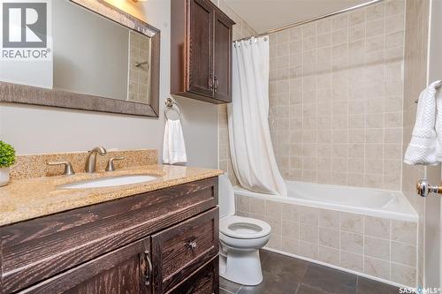 1701 Preston Avenue S, Saskatoon, SK - Indoor Photo Showing Bathroom