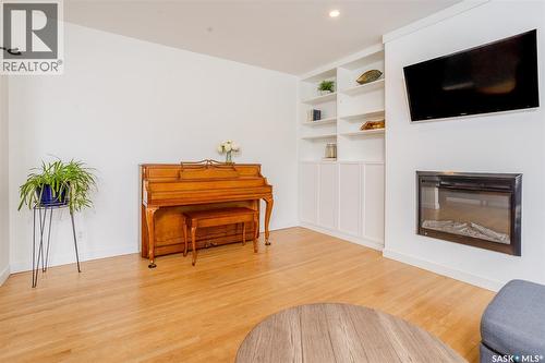 1701 Preston Avenue S, Saskatoon, SK - Indoor Photo Showing Living Room With Fireplace