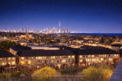 702-1063 Douglas McCurdy Common  Mississauga, ON L5G 0C5