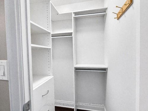 2704-16 Brookers Lane, Toronto, ON - Indoor With Storage