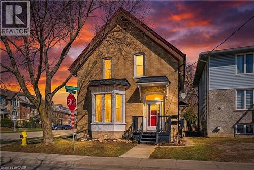 101 WELLINGTON SOUTH  Cambridge, ON N1R 3K9