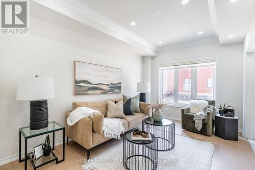 99 Baker Street, Thorold, ON - Indoor Photo Showing Living Room