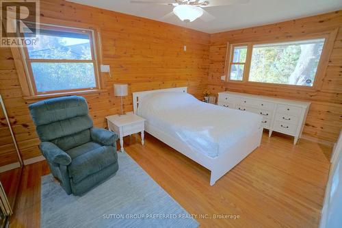 7 Metamora Crescent, London North (North J), ON - Indoor Photo Showing Bedroom