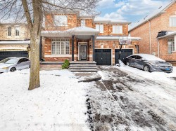27 Permafrost Drive Brampton, ON L6R 3M4