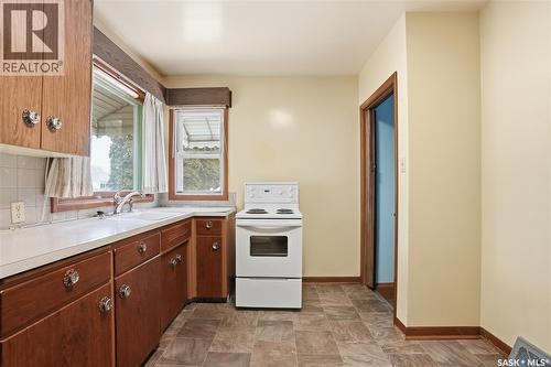 2204 York Avenue, Saskatoon, SK - Indoor Photo Showing Kitchen