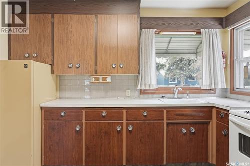 2204 York Avenue, Saskatoon, SK - Indoor Photo Showing Kitchen