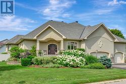 2 BEECHGROVE GARDENS  Ottawa, ON K2S 1R1