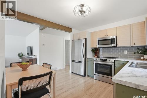 48 Bell Crescent, Saskatoon, SK - Indoor Photo Showing Kitchen With Double Sink With Upgraded Kitchen