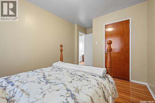 132 Mcnab Crescent, Regina, SK - Indoor Photo Showing Bedroom