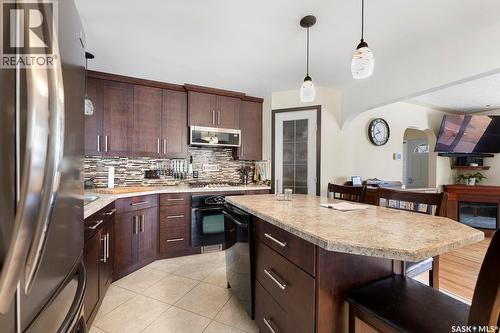 132 Mcnab Crescent, Regina, SK - Indoor Photo Showing Kitchen With Upgraded Kitchen