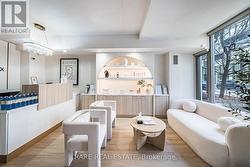 35 STEWART STREET Toronto, ON M5V 2V1