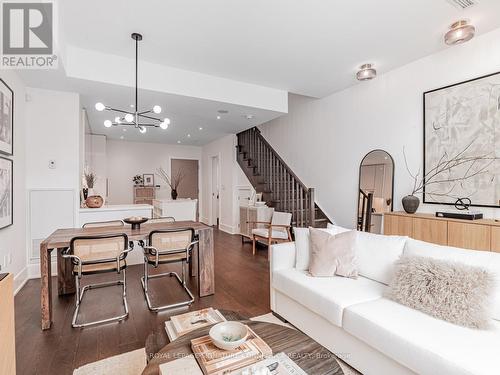 Th132 - 39 Queens Quay E, Toronto, ON - Indoor Photo Showing Living Room