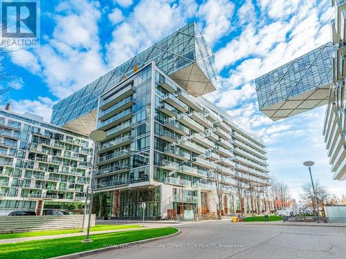 Th132 - 39 Queens Quay E, Toronto, ON - Outdoor