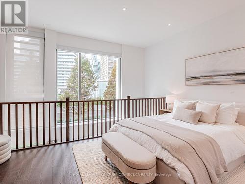 Th132 - 39 Queens Quay E, Toronto, ON - Indoor Photo Showing Bedroom