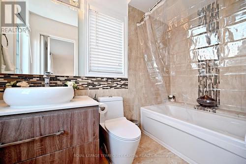 77 Benjamin Hood Crescent, Vaughan, ON - Indoor Photo Showing Bathroom