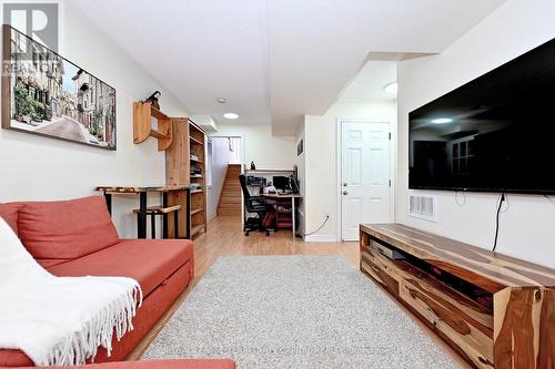 77 Benjamin Hood Crescent, Vaughan, ON - Indoor Photo Showing Living Room