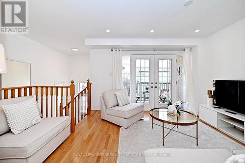 77 Benjamin Hood Crescent, Vaughan, ON - Indoor Photo Showing Living Room