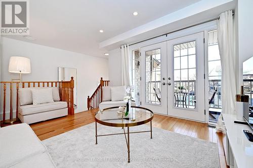 77 Benjamin Hood Crescent, Vaughan, ON - Indoor Photo Showing Living Room