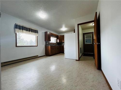 16 Veterans Avenue, Waskada, MB - Indoor Photo Showing Other Room