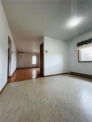 16 Veterans Avenue, Waskada, MB - Indoor Photo Showing Other Room