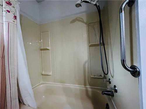 16 Veterans Avenue, Waskada, MB - Indoor Photo Showing Bathroom