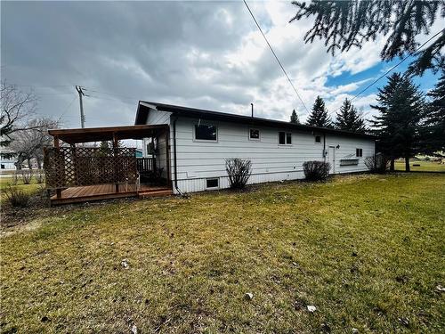 16 Veterans Avenue, Waskada, MB - Outdoor