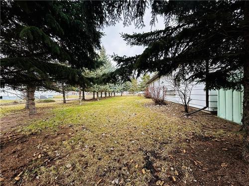 16 Veterans Avenue, Waskada, MB - Outdoor